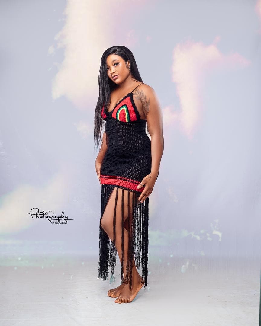 Cardigan crochet blanc à rayures marines